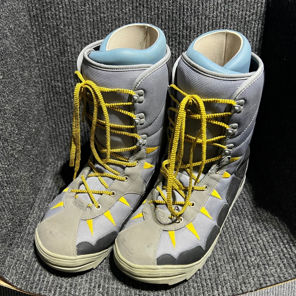 Vintage Burton Moto Snowboard Boots Mens 12 Grey Yellow Lace Up Winter Sport